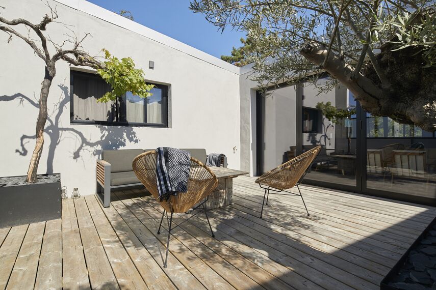 ConceptPatio 68 Hliníkové posuvné systémy, ConceptFolding 77 Hliníkové posuvné systémy a TS 68 Hliníková okna - House Maison Privée - Le Pouliguen se nachází v Le Pouliguen, Francie