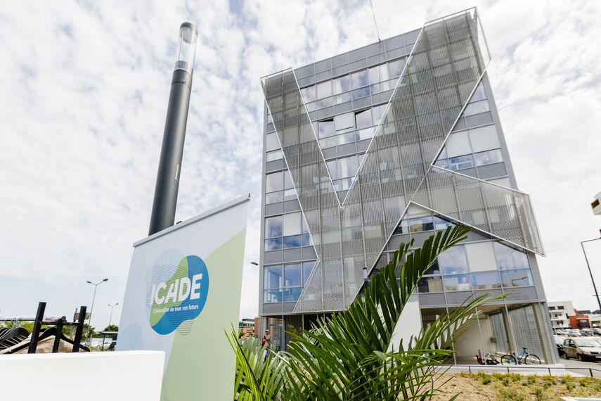 ConceptWall 50 Hliníkové fasády, ThermoSystem 68 Hliníková okna a TS 68-HV Hliníková okna - Office building Sky Line se nachází v Toulouse, Francie