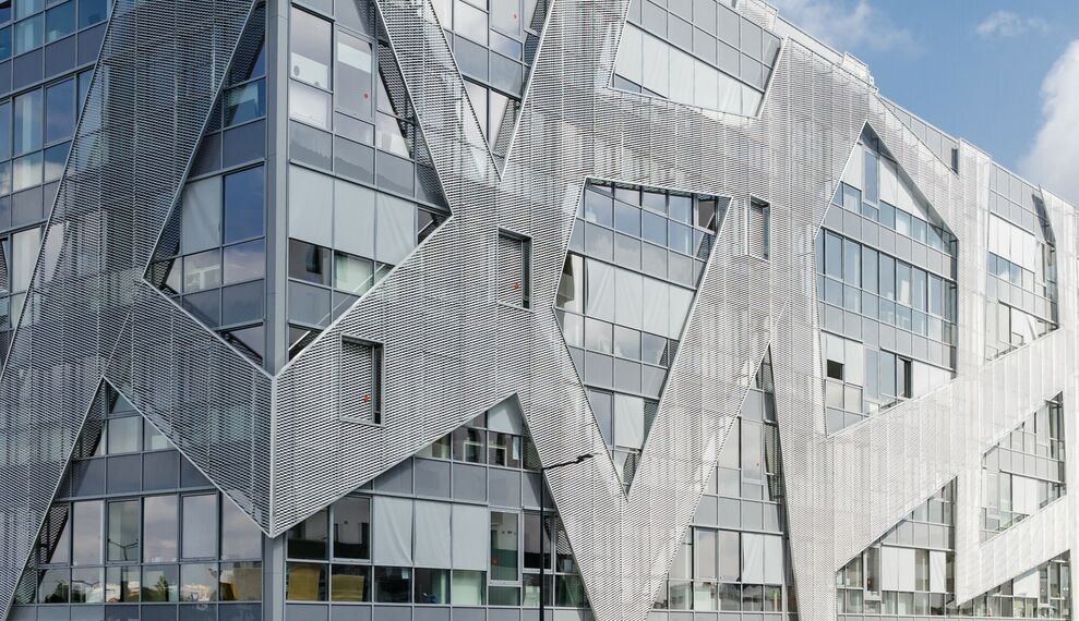 ConceptWall 50 Hliníkové fasády, ThermoSystem 68 Hliníková okna a TS 68-HV Hliníková okna - Office building Sky Line se nachází v Toulouse, Francie