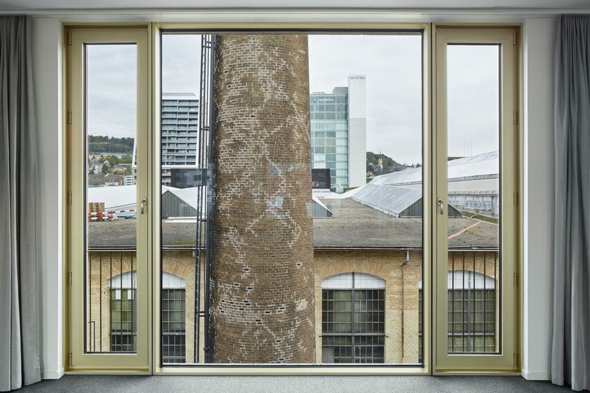 CS 86-HI (c) Zrušené systémy a CW 65-EF Hliníkové fasády - Schiffbauplatz se nachází v Zürich, Švýcarsko