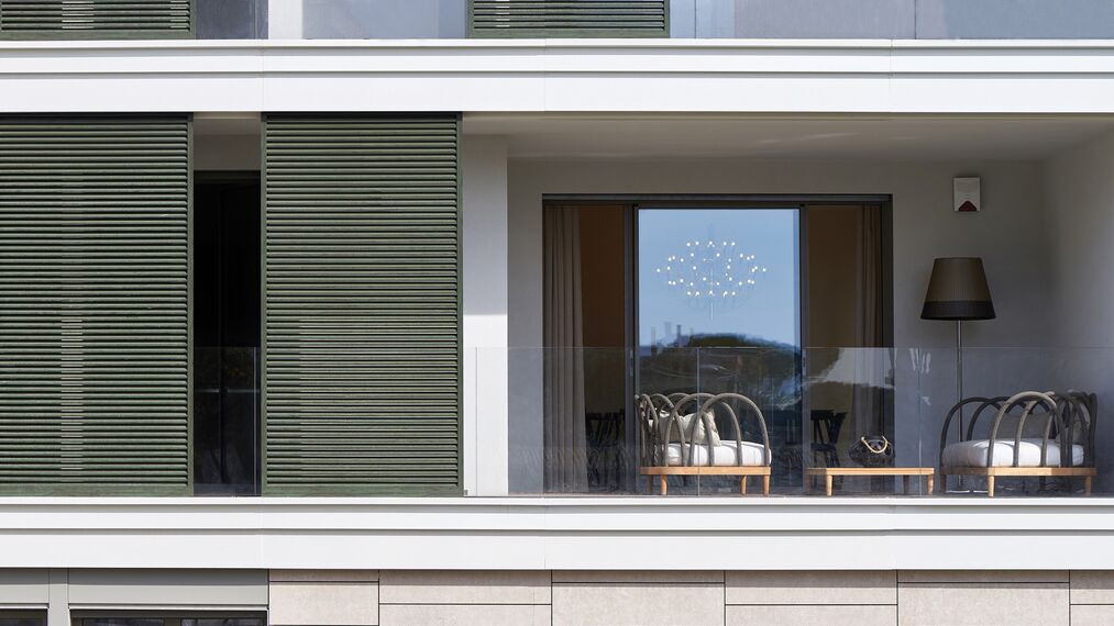 BriseSoleil 40 Stínicí technika, SlimPatio 68 Hliníkové posuvné systémy a CS 77 Hidden Vent Hliníková okna - Residental/Project Palazzo Arbà se nachází v Genoa, Itálie