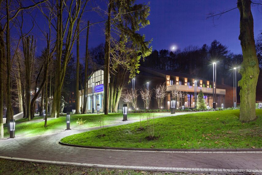 ConceptSystem 77 Hliníková okna a CW 50-HI Hliníkové fasády - Park Art of Rest se nachází v Lviv, Ukrajina