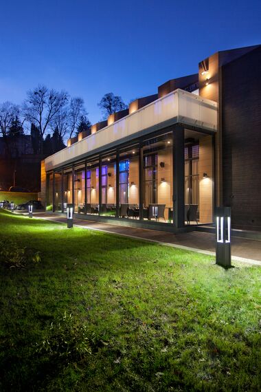 ConceptSystem 77 Hliníková okna a CW 50-HI Hliníkové fasády - Park Art of Rest se nachází v Lviv, Ukrajina
