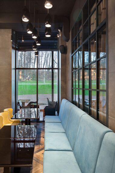 ConceptSystem 77 Hliníková okna a CW 50-HI Hliníkové fasády - Park Art of Rest se nachází v Lviv, Ukrajina