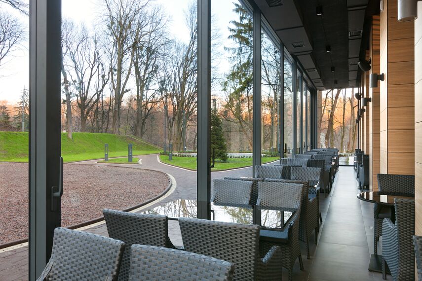 ConceptSystem 77 Hliníková okna a CW 50-HI Hliníkové fasády - Park Art of Rest se nachází v Lviv, Ukrajina