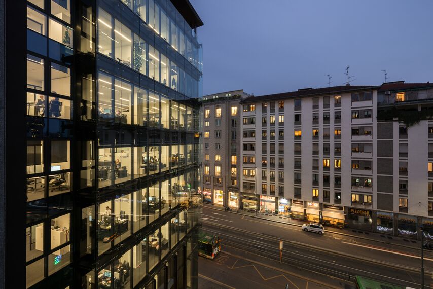 CW 60-SC Hliníkové fasády - Office building Office building Largo Augusto Milano se nachází v Milan, Itálie