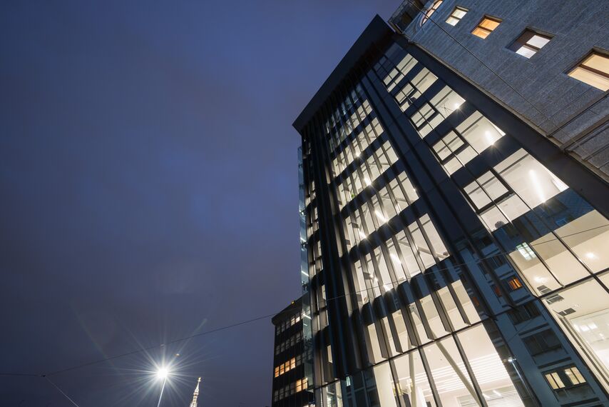 CW 60-SC Hliníkové fasády - Office building Office building Largo Augusto Milano se nachází v Milan, Itálie