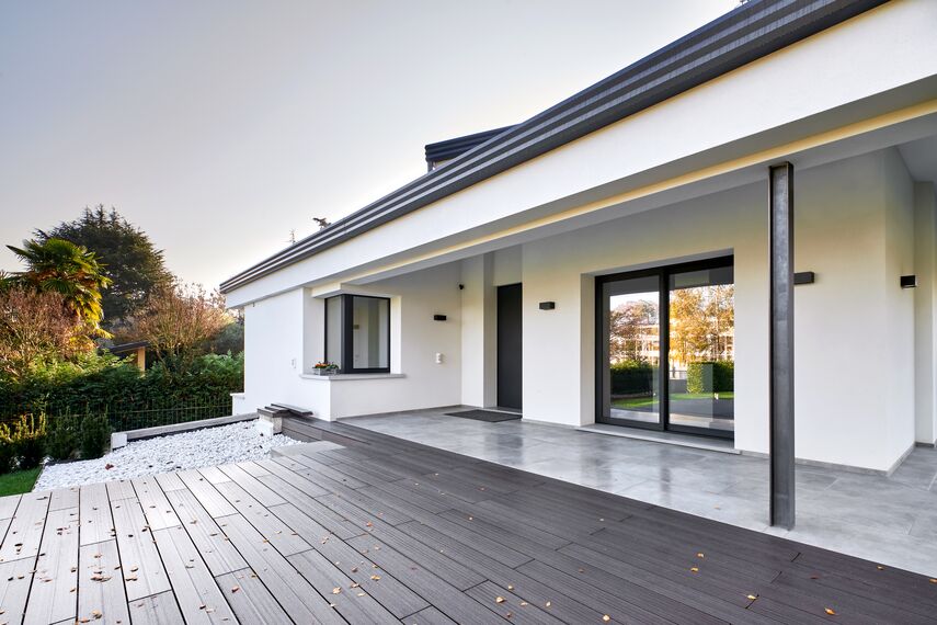 ConceptPatio 130 Hliníkové posuvné systémy, CS 86-HI (c) Zrušené systémy, SlimLine 38 Standard Hliníková okna a SlimLine 38 Classic Hliníková okna - Villa Villa Treviso se nachází v Treviso, Itálie