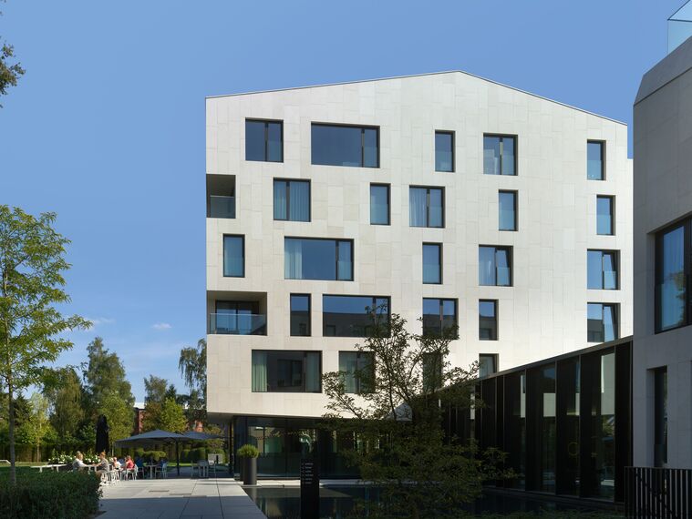ConceptSystem 77 Hliníkové dveře, ConceptPatio 130 Hliníkové posuvné systémy, CW 50 Standard Hliníkové fasády a CW 50 Hliníkové fasády - Residental/Project Annonciaden se nachází v Wijnegem, België
