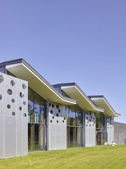 ConceptWall 50 Hliníkové fasády - Sports Centre Aquatique Beaucouze se nachází v Beaucouzé, Francie