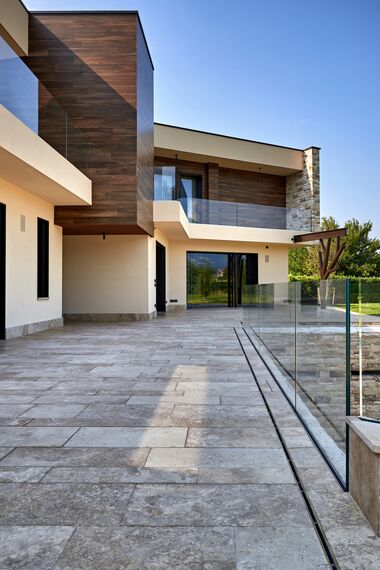 HiFinity Hliníkové posuvné systémy - House Villa Hi-Finity Bergamo se nachází v Bergamo, Itálie