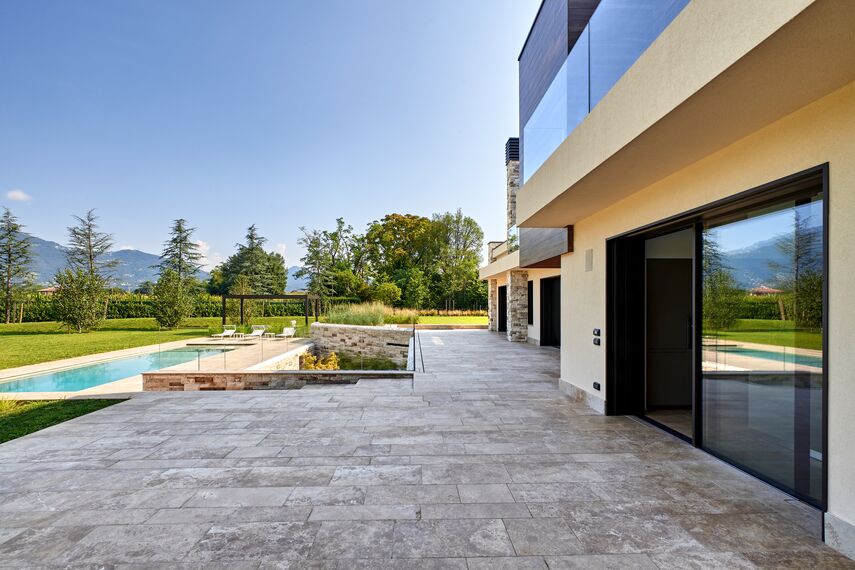 HiFinity Hliníkové posuvné systémy - House Villa Hi-Finity Bergamo se nachází v Bergamo, Itálie