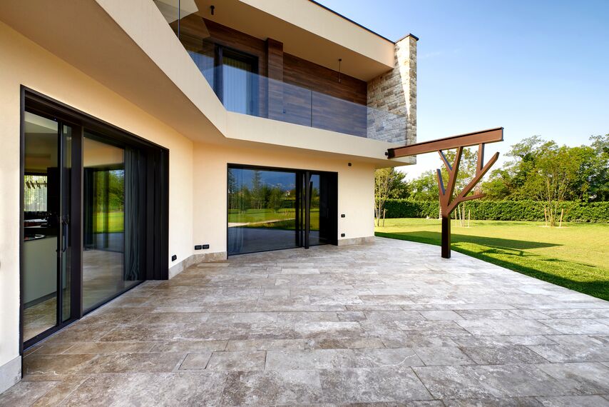 HiFinity Hliníkové posuvné systémy - House Villa Hi-Finity Bergamo se nachází v Bergamo, Itálie