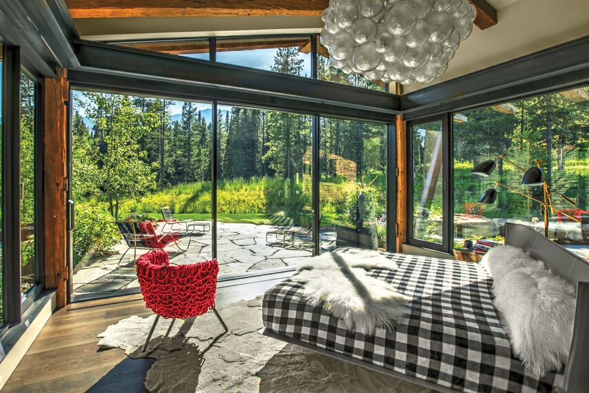 ConceptSystem 77 Hliníková okna, ConceptSystem 77 Hliníkové dveře, HiFinity Hliníkové posuvné systémy a Purity Kování - Flying Star Residence se nachází v Bridger Canyon, Spojené státy americké