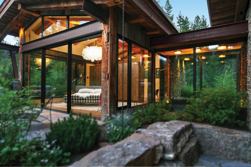 ConceptSystem 77 Hliníková okna, ConceptSystem 77 Hliníkové dveře, HiFinity Hliníkové posuvné systémy a Purity Kování - Flying Star Residence se nachází v Bridger Canyon, Spojené státy americké