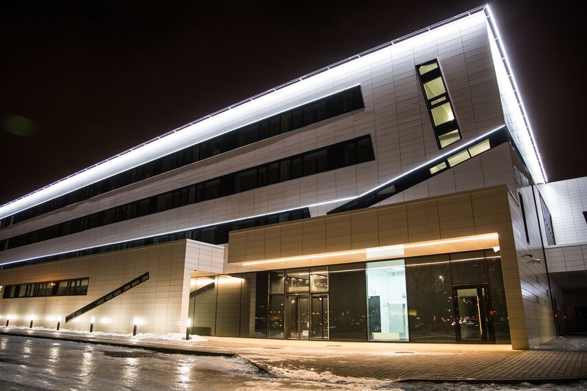 ConceptSystem 77 Hliníkové dveře a CW 50-SC Hliníkové fasády - Ice Station Ice Arena SKA se nachází v Moscow, Rusko