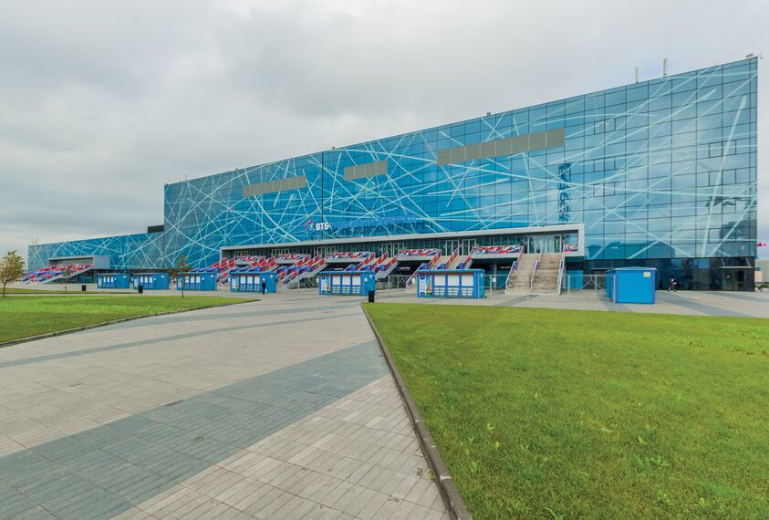 ConceptWall 50 Hliníkové fasády, ConceptSystem 77 Hliníková okna a CW 50-SC Hliníkové fasády - Sports Ice Palace Arena of Legends se nachází v Moscow, Rusko