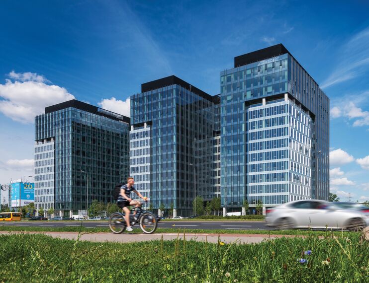 CW 50-HI Hliníkové fasády a CW 50-SC Hliníkové fasády - Office building West Station se nachází v Warsaw, Polsko