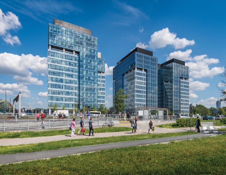 CW 50-HI Hliníkové fasády a CW 50-SC Hliníkové fasády - Office building West Station se nachází v Warsaw, Polsko