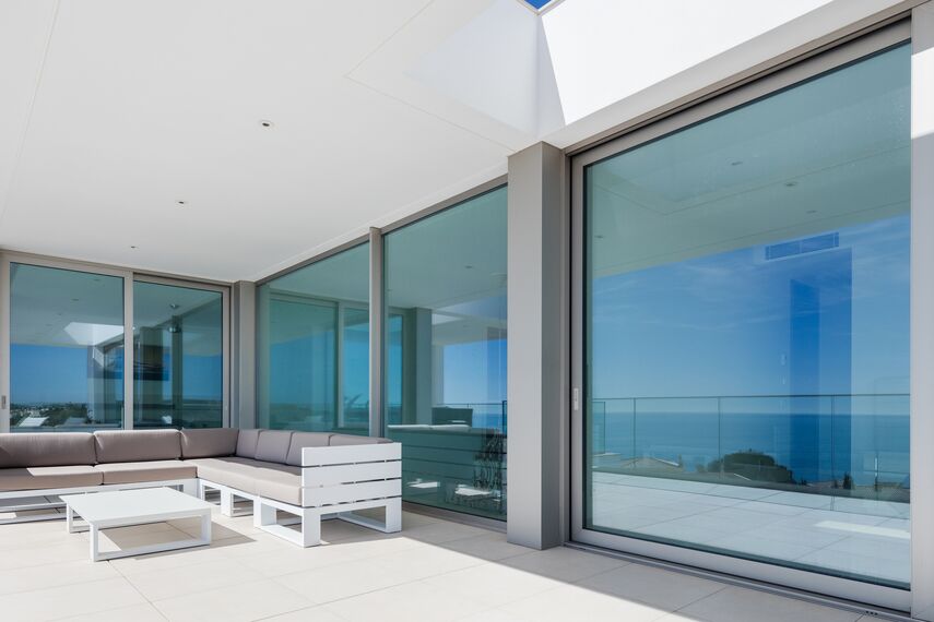 ConceptSystem 68 Hliníkové dveře - House Private House Porto D Maria se nachází v Lagos, Portugalsko