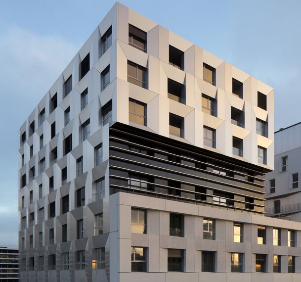 XS 68 Hliníková okna a ConceptFolding 77 Hliníkové posuvné systémy - Bytový komplex Macdonald warehouse - Lot N5 and S6 se nachází v Paris, Francie