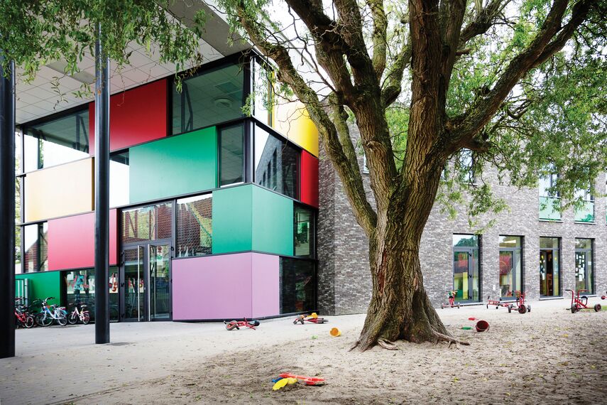 CS 86-HI (c) Zrušené systémy - School Elementary School 't Groen Drieske se nachází v Gent, België