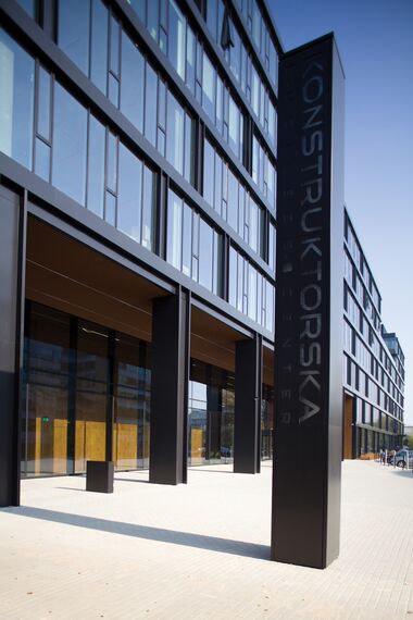 CW 50-HI Hliníkové fasády - Business center Konstruktorska Business Centre se nachází v Warsaw, Polsko