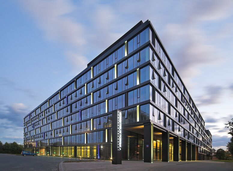CW 50-HI Hliníkové fasády - Business center Konstruktorska Business Centre se nachází v Warsaw, Polsko
