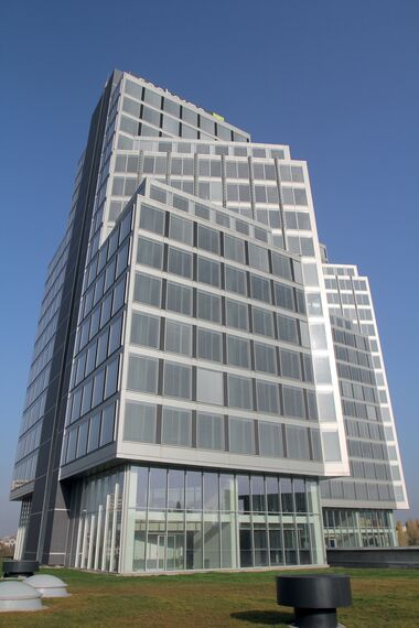 CS 86-HI (c) Zrušené systémy, CW 86 Standard Hliníkové fasády a CW 86-EF Hliníkové fasády - Business center Sopharma Litex Business Towers se nachází v Sofia, Bulgarije