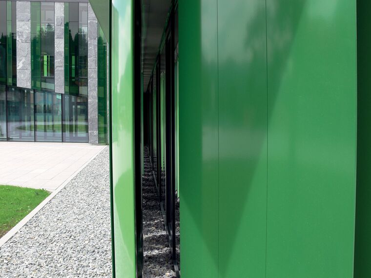 BriseSoleil 100 Stínicí technika - Community centre Breitenwang Community Centre se nachází v Breitenwang, Rakousko