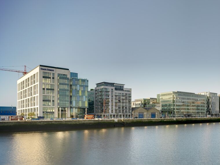 ConceptWall 60 Hliníkové fasády - Office building Sir John Rogerson's Quay se nachází v Dublin, Irsko