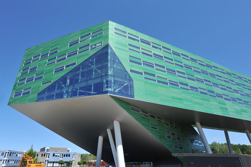 ConceptWall 50 Hliníkové fasády, EcoSystem 50 Hliníková okna a EcoSystem 50 Hliníkové dveře - College/University Centre for Life Sciences se nachází v Groningen, Nizozemí
