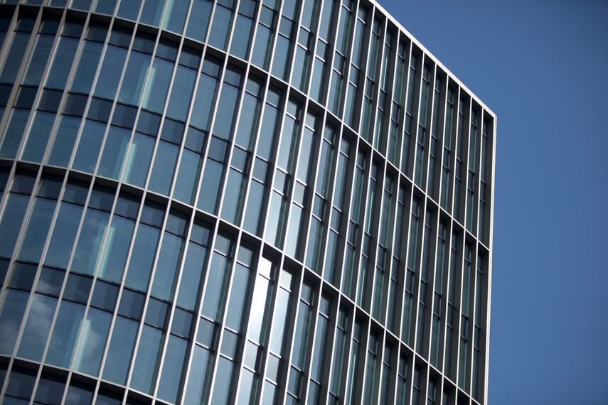ConceptWall 50 Hliníkové fasády, Vision 50 Hliníkové dveře, ConceptSystem 68 Hliníková okna, ConceptWall 60 Hliníkové fasády a ConceptSystem 68 Hliníkové dveře - Office building Eleven Brindleyplace se nachází v Birmingham, Spojené království