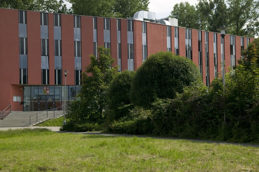 ConceptWall 50 Hliníkové fasády - Office building Úřad práce Frýdek-Místek se nachází v Frydek-Mistek, Česká republika