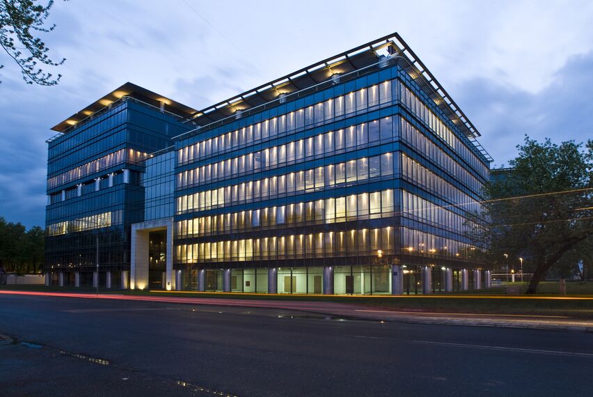 ConceptWall 50 Hliníkové fasády - Business center Marynarska Business Park se nachází v Warsaw, Polsko