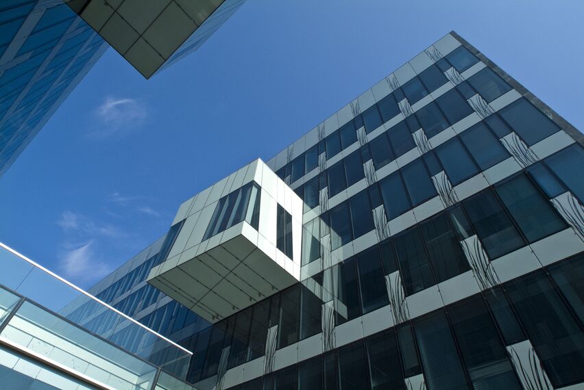 ConceptWall 50 Hliníkové fasády - Office building Harmony Office Center se nachází v Warsaw, Polsko