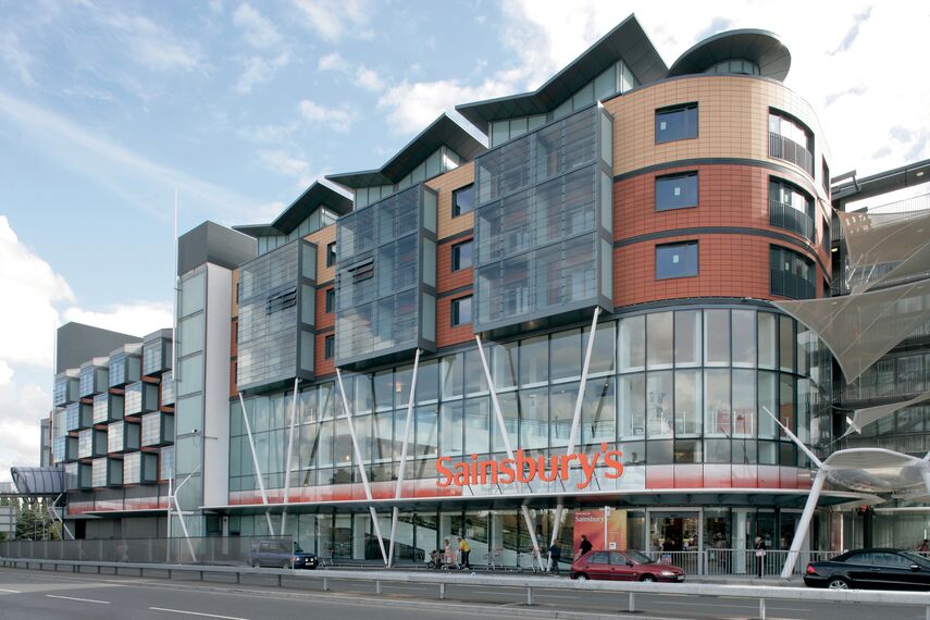 ConceptWall 50 Hliníkové fasády - Bytový komplex Sainsbury's Maidenhead se nachází v Maidenhead, Spojené království