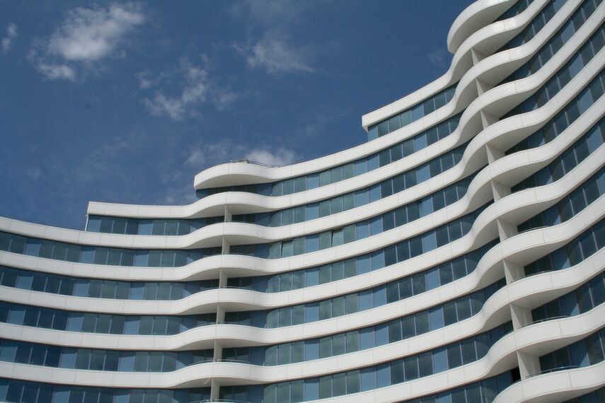 ConceptSystem 77 Hliníkové dveře a ConceptSystem 77 Hliníková okna - Bytový komplex White Sails se nachází v Odessa, Ukrajina