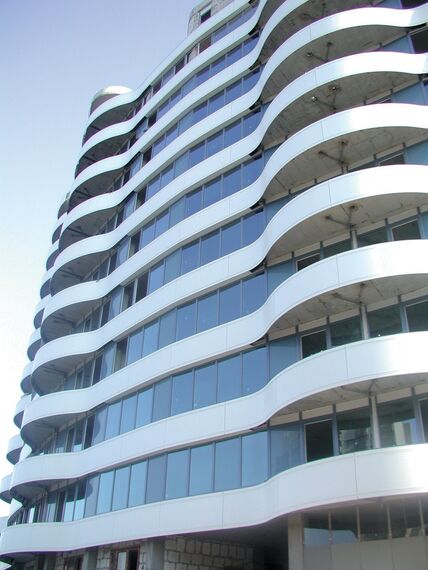 ConceptSystem 77 Hliníkové dveře a ConceptSystem 77 Hliníková okna - Bytový komplex White Sails se nachází v Odessa, Ukrajina