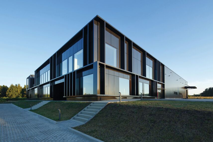 ConceptSystem 59Pa Hliníková okna a CW 50-HI Hliníkové fasády - Pivexin Technology Headquarter se nachází v Babice, Polsko