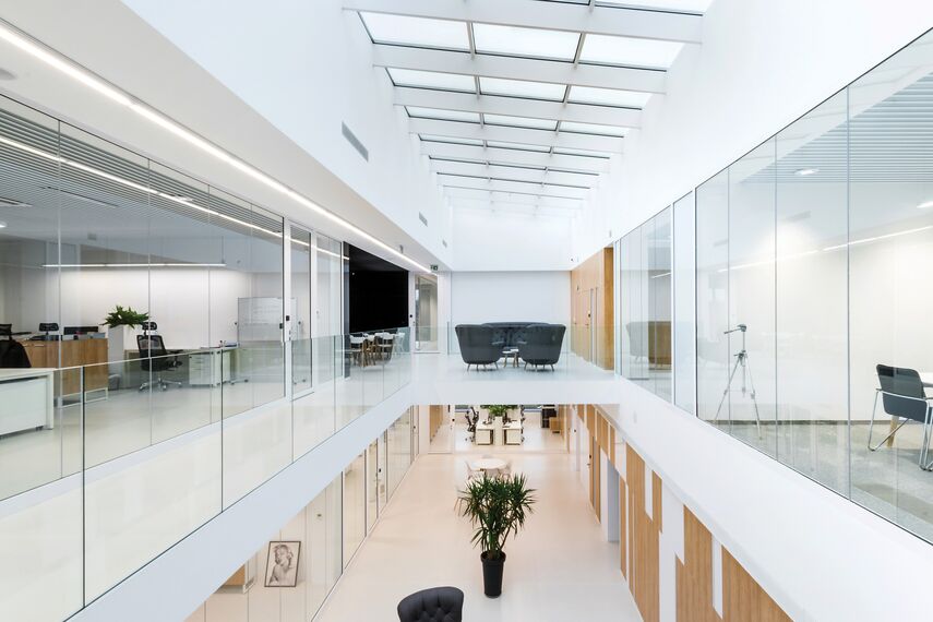 ConceptSystem 59Pa Hliníková okna a CW 50-HI Hliníkové fasády - Pivexin Technology Headquarter se nachází v Babice, Polsko