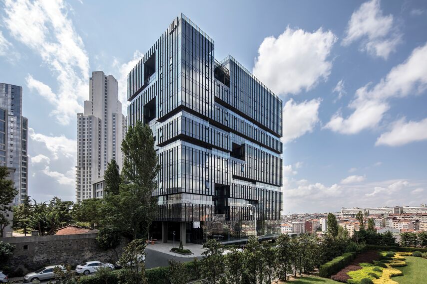 ConceptWall 60 Hliníkové fasády, HiFinity Hliníkové posuvné systémy a ConceptSystem 68 Hliníkové dveře - Bytový komplex Now Bomonti se nachází v Istanbul, krocan