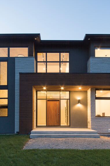 ConceptWall 50 Hliníkové fasády a ConceptSystem 77 Hliníková okna - Forest View Residence se nachází vKanada