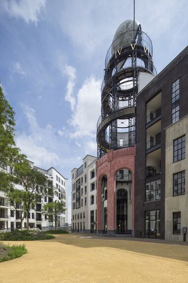 SlimLine 38 Hliníková okna a ConceptWall 50 Hliníkové fasády - Maankwartier se nachází v Heerlen, Nizozemí