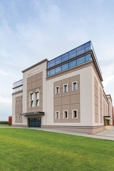 CS 86-HI (c) Zrušené systémy, ConceptSystem 59Pa Hliníková okna a CW 50-SC Hliníkové fasády - Entertainment Casino Olomouc se nachází v Olomouc, Česká republika
