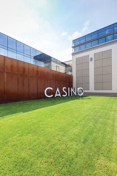 CS 86-HI (c) Zrušené systémy, ConceptSystem 59Pa Hliníková okna a CW 50-SC Hliníkové fasády - Entertainment Casino Olomouc se nachází v Olomouc, Česká republika