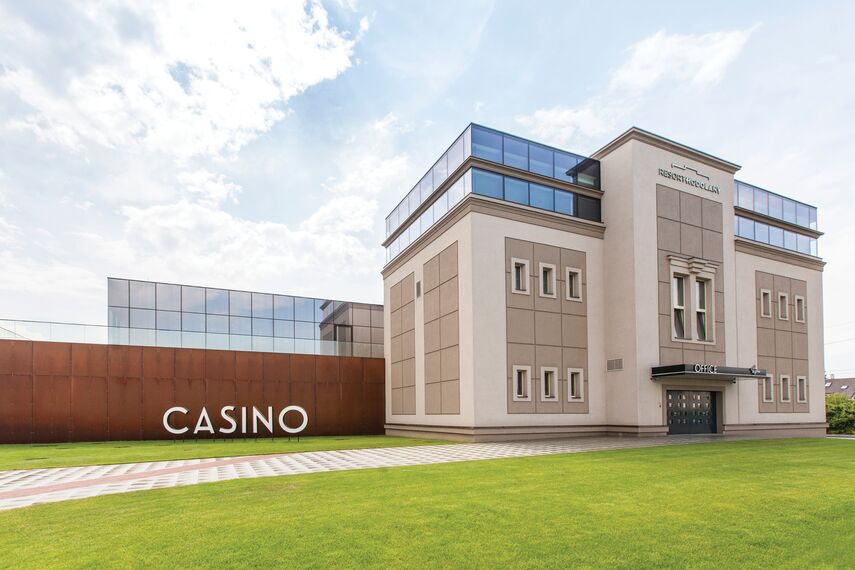 CS 86-HI (c) Zrušené systémy, ConceptSystem 59Pa Hliníková okna a CW 50-SC Hliníkové fasády - Entertainment Casino Olomouc se nachází v Olomouc, Česká republika