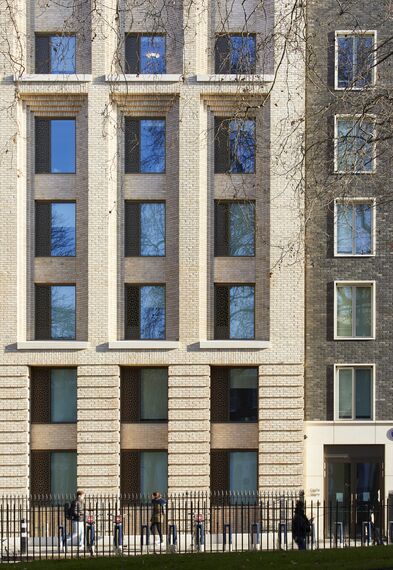 CS 38-SL Zrušené systémy - Bytový komplex Cartwright Gardens se nachází v London, Spojené království
