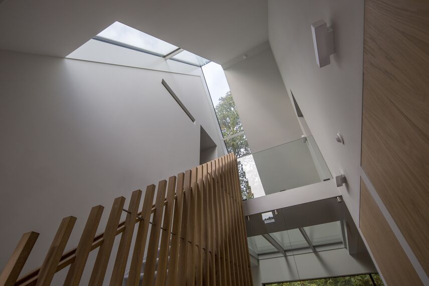 CS 86-HI (c) Zrušené systémy, ConceptWall 50 Hliníkové fasády a HiFinity Hliníkové posuvné systémy - Forest villa Voorschoten se nachází v Voorschoten, Nizozemí