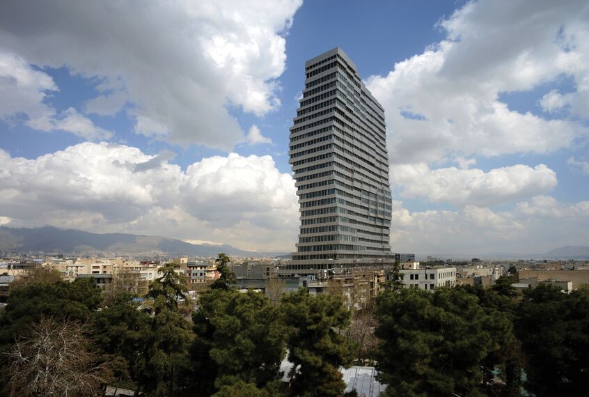 ConceptWall 60 Hliníkové fasády, ConceptSystem 68 Hliníková okna a Ventalis Doplňkové systémy - Office building Jaam Tower se nachází v Tehran, Írán